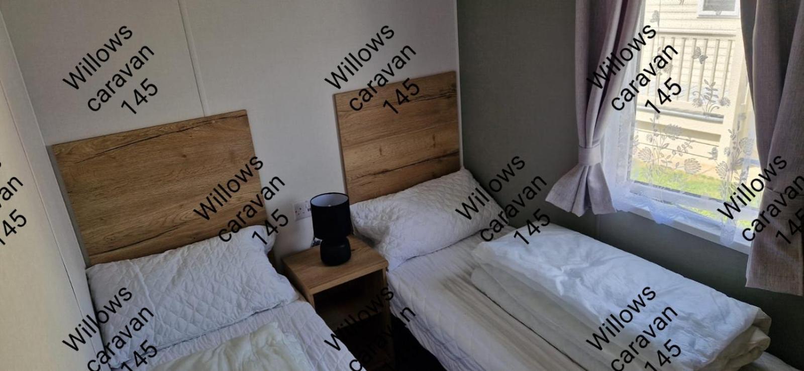 Willows Caravan 145 Llanddwywe Dış mekan fotoğraf